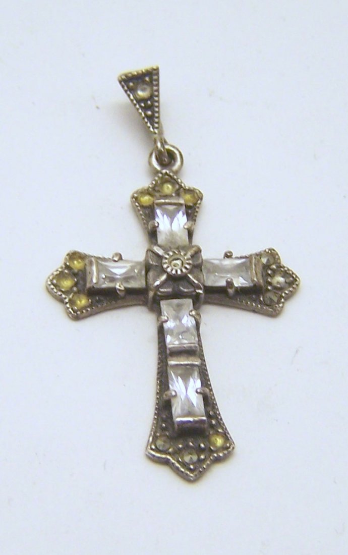vintage sterling silver marcasite cross pendant: measures 1 13/16" long by 1" wide, weights 4.8 grams, in good condition, missing some marcasites