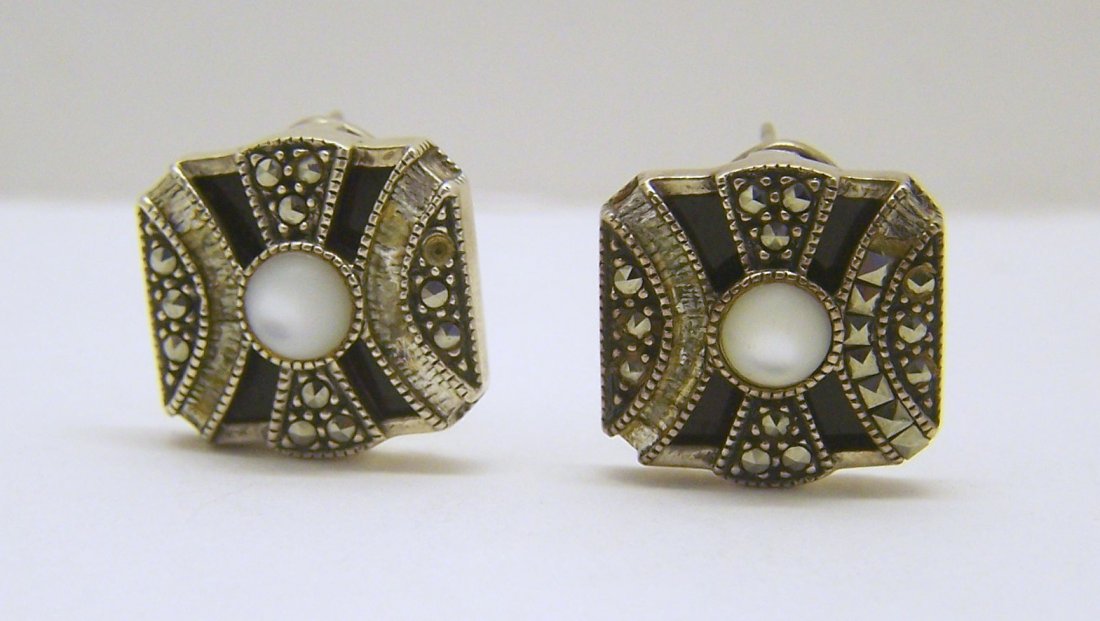 JUDITH JACK sterling silver marcasite earrings: measures 11/16" long by 11/16" wide, weights 14.4 grams,in good condition, earrings have few missing marcasites