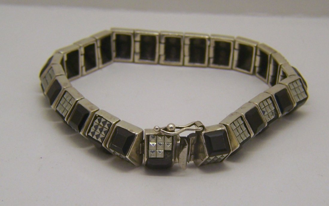 JUDITH JACK sterling silver marcasite onyx bracelet: measures 7 1/2" long by 3/8" wide, weights 37.2 grams, in great condition