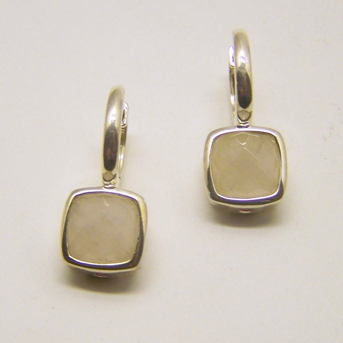ELLE sterling silver rose quartz ruby earrings: measures 1" long by 7/16" wide, weights 7 grams, in good condition