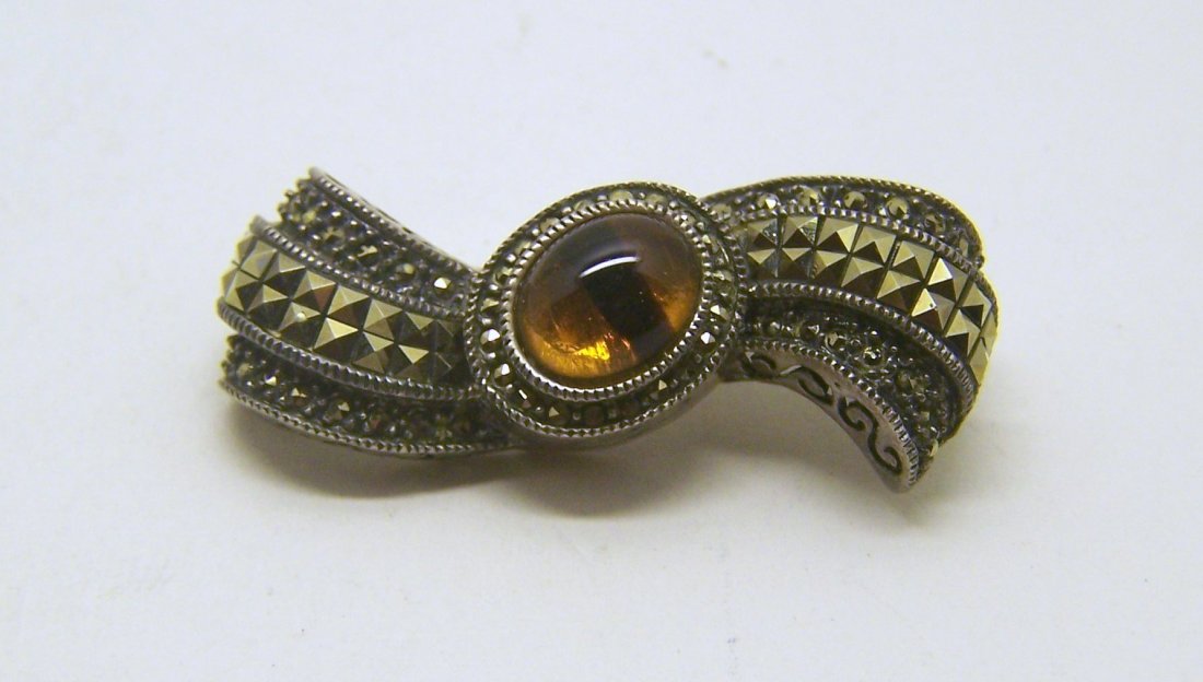 JUDITH JACK sterling silver marcasite brooch pin: measures 1 5/8" long by 5/8" wide, weights 12.9 grams, in good condition