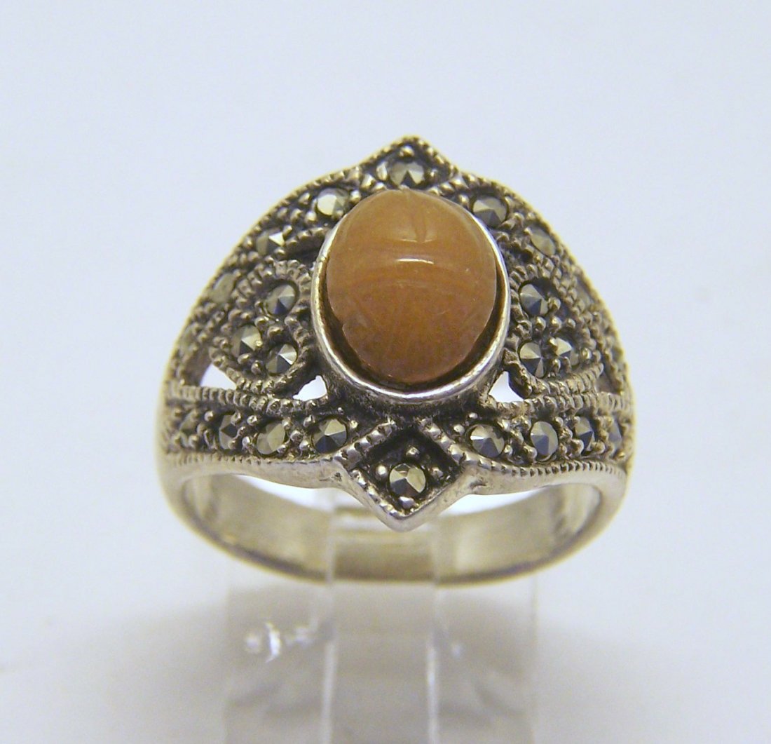 sterling silver carnelian scarab marcaiste ring: top of the ring measures 3/4" wide, size 7 1/4, weights 6.4 grams, in good condition