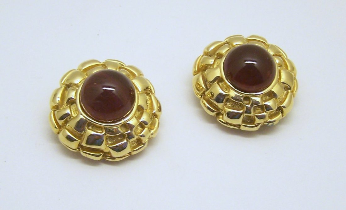 gold tone carnelian glass earrings: measures 1 5/16" in diameter, weights 50 grams, in good condition