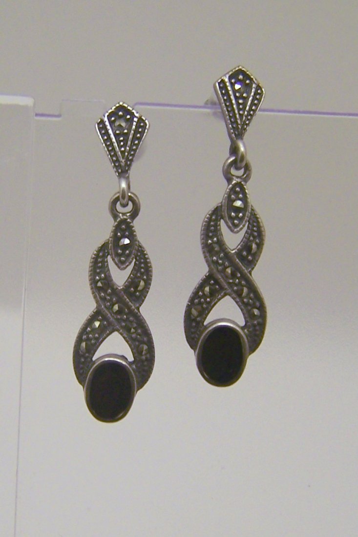 sterling silver onyx marcasite earrings: measures 1 1/2" long by 3/8" wide, weights 4.9 grams, in good conditio