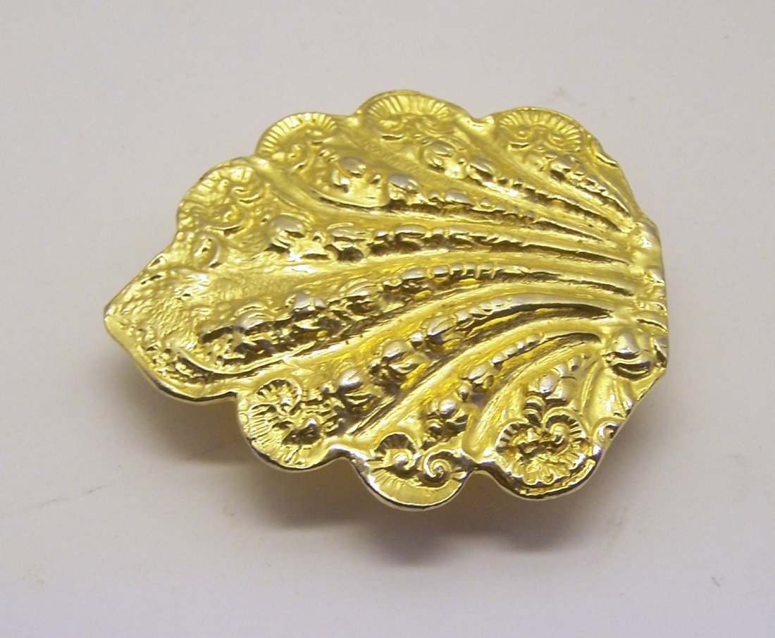 1985 GAY BOYER gold tone buckle: measures 2 9/16" long by 2 3/8" wide, in good condition