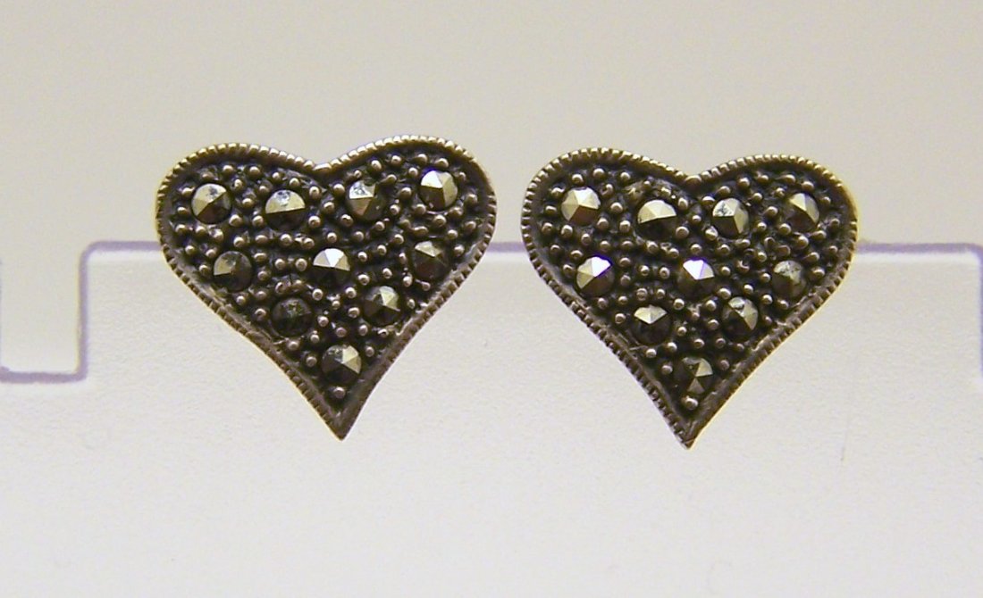 sterling silver marcasite earrings: measures 7/16" long by 1/2" wide, weights 2.7 grams, in good condition