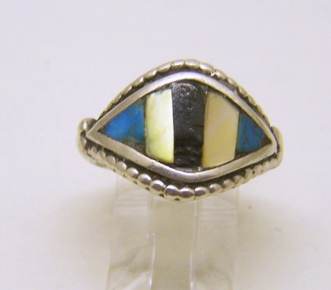 sterling silver stone inlay navajo ring: top of the ring measures 9/16" wide, size 5 1/2, weights 7 grams, in good condition