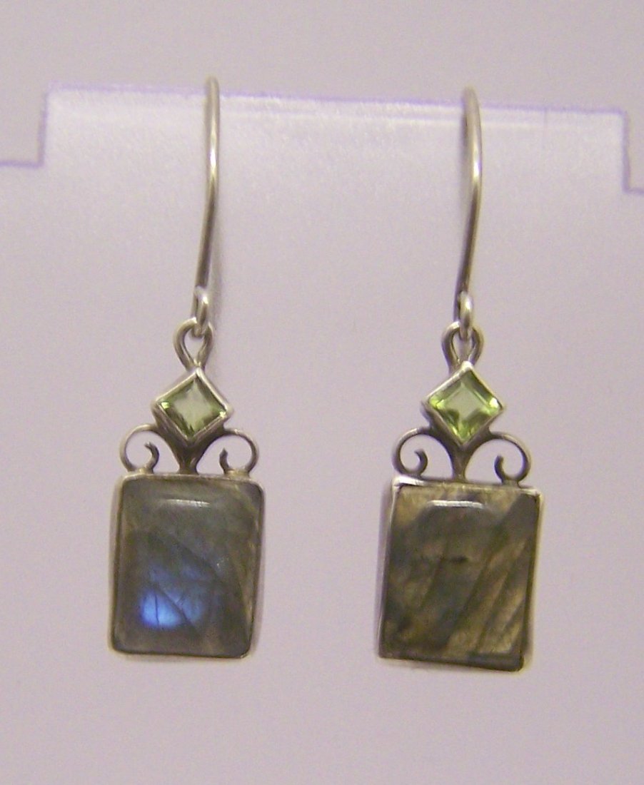sterling silver labradorite peridot earrings: measures1 3/8" long by 5/16" wide, weights 3 grams, in good condition