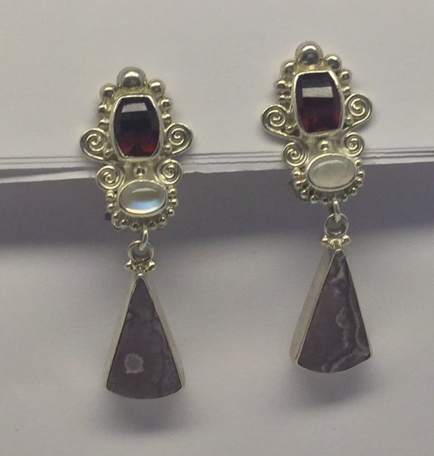 SAJEN sterling silver garnet moonstone earrings: measures 1 13/16" long by 5/8" wide, weights 14 grams, in good condition
