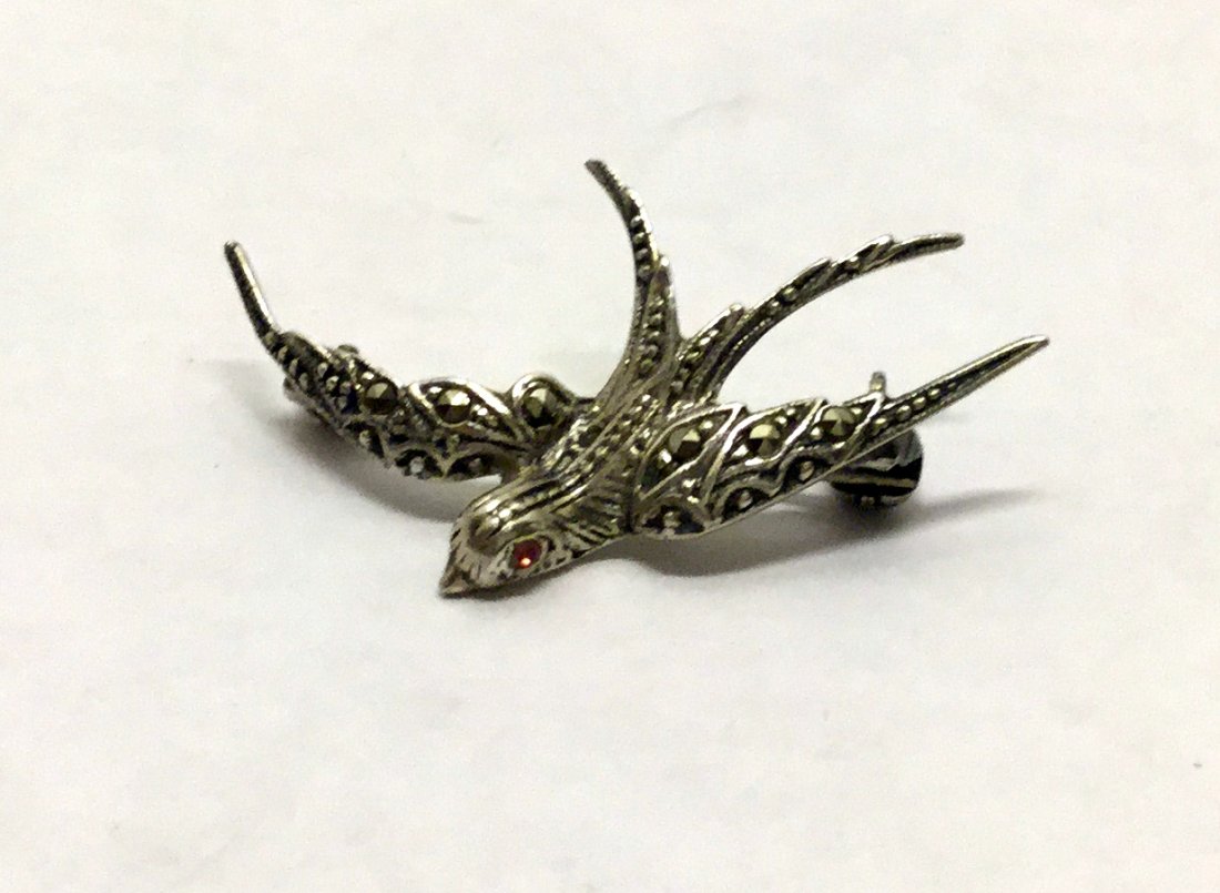 835 silver marcasite garnet bird brooch pin: measures 1 5/16" long by 6/8" wide, in great condition