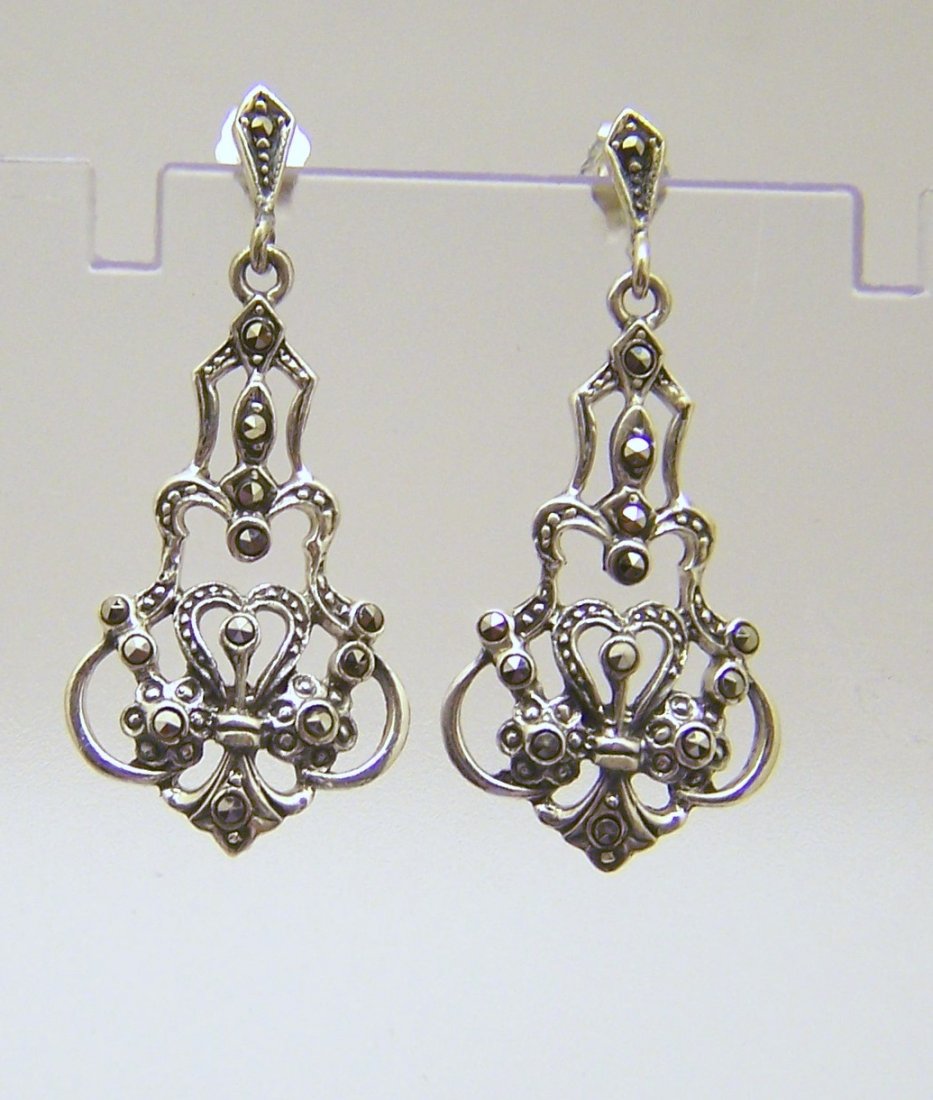 SU sterling silver marcasite earrings: measures 1 7/16" long by 5/8" wide, weights 5.3 grams, in good condition