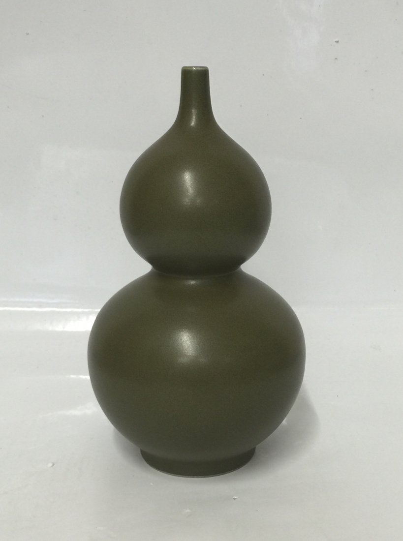 Teadust double gourd vase. Qing Yongzheng Mark. (1 of 5)