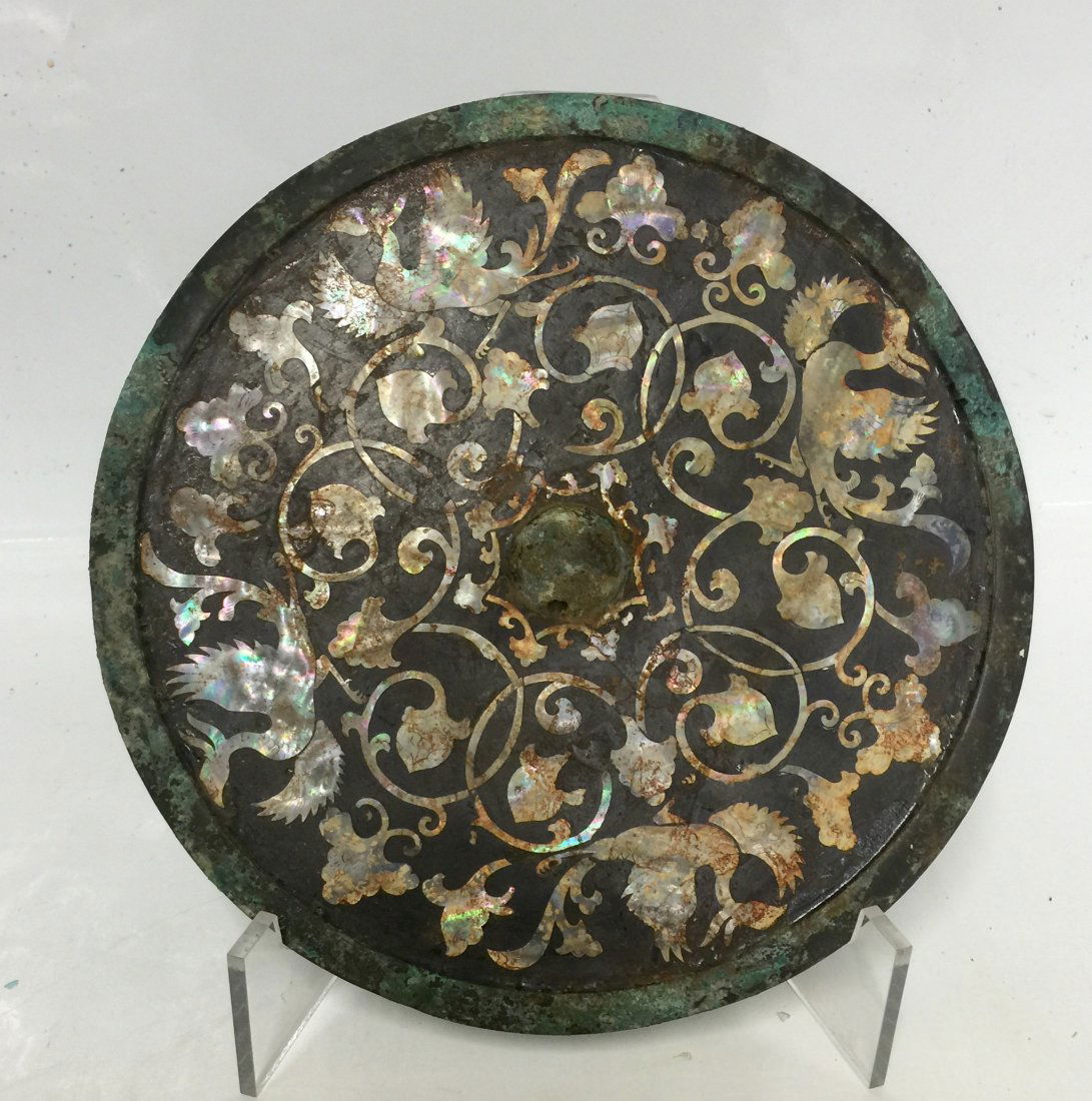 Archaic bronze mirror with pearl inlaid. Han Period. (1 of 4)