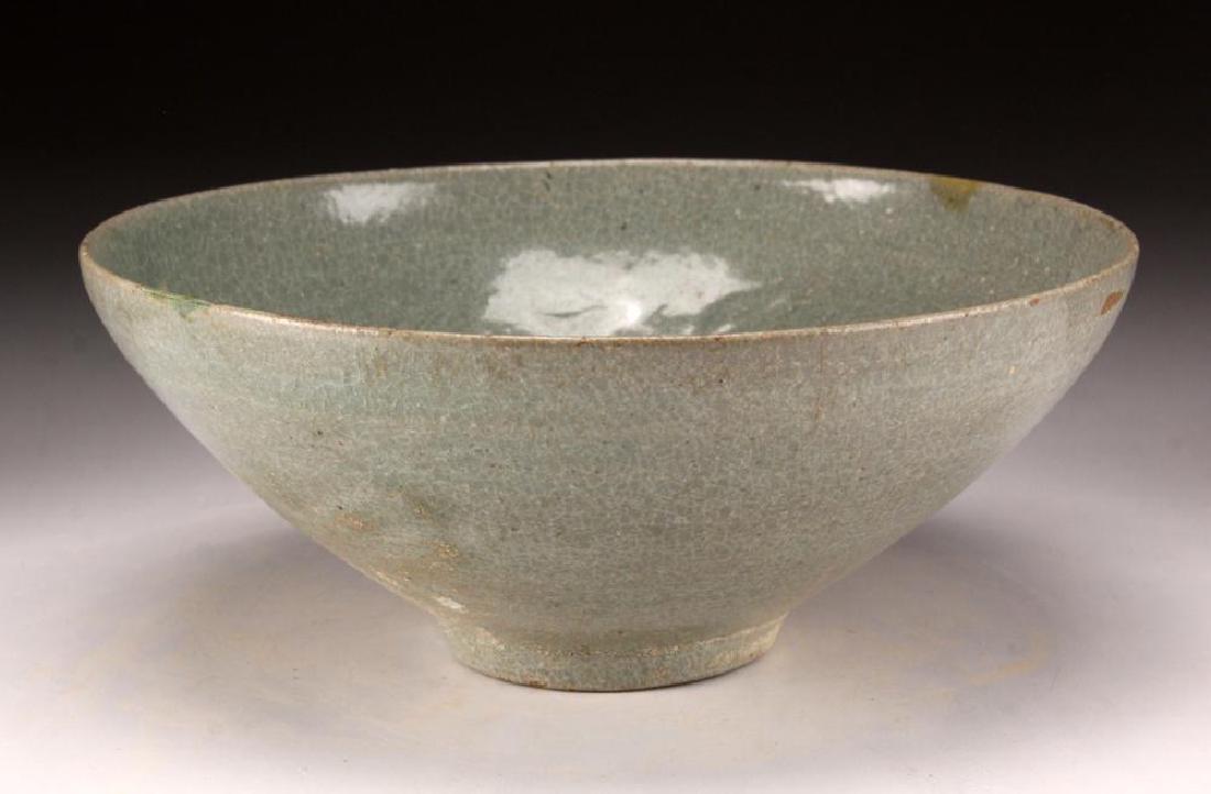 Korean Koryo Dynasty Celadon Bowl D8SD2 D8SD: Shipping weight 1 lb. Size: H: 3 inches.