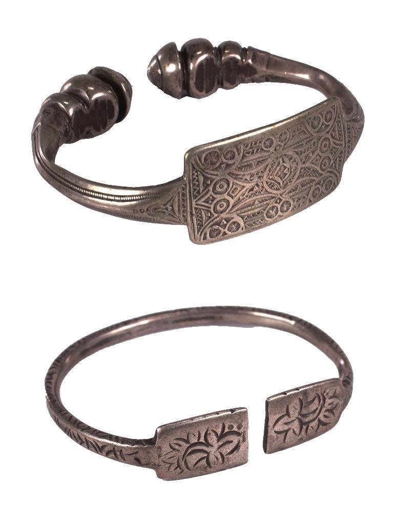 Two Southeast Asian Silver Bracelets (1 of 10)