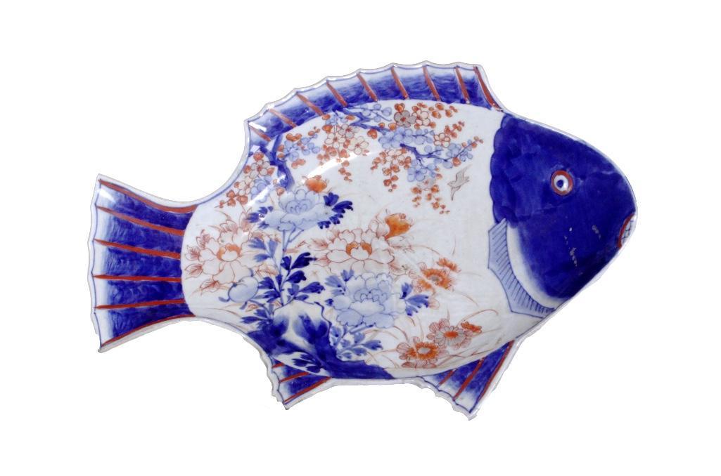 Japanese Meiji Period Imari Fish Form Platter (1 of 5)