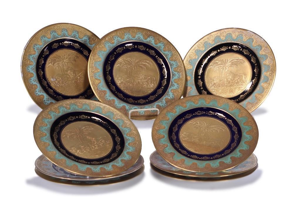 Nine Royal Bavaria Hutschernreuther Karlsbad Czech: Marked on the base: Gold Made in Czechoslovakia, PK. Royal Bavarian, Hutschenreuther. Diameter: 11 inches. Weight: 13.5 lbs. Condition: Six in good condition, three with gilt worn in areas.