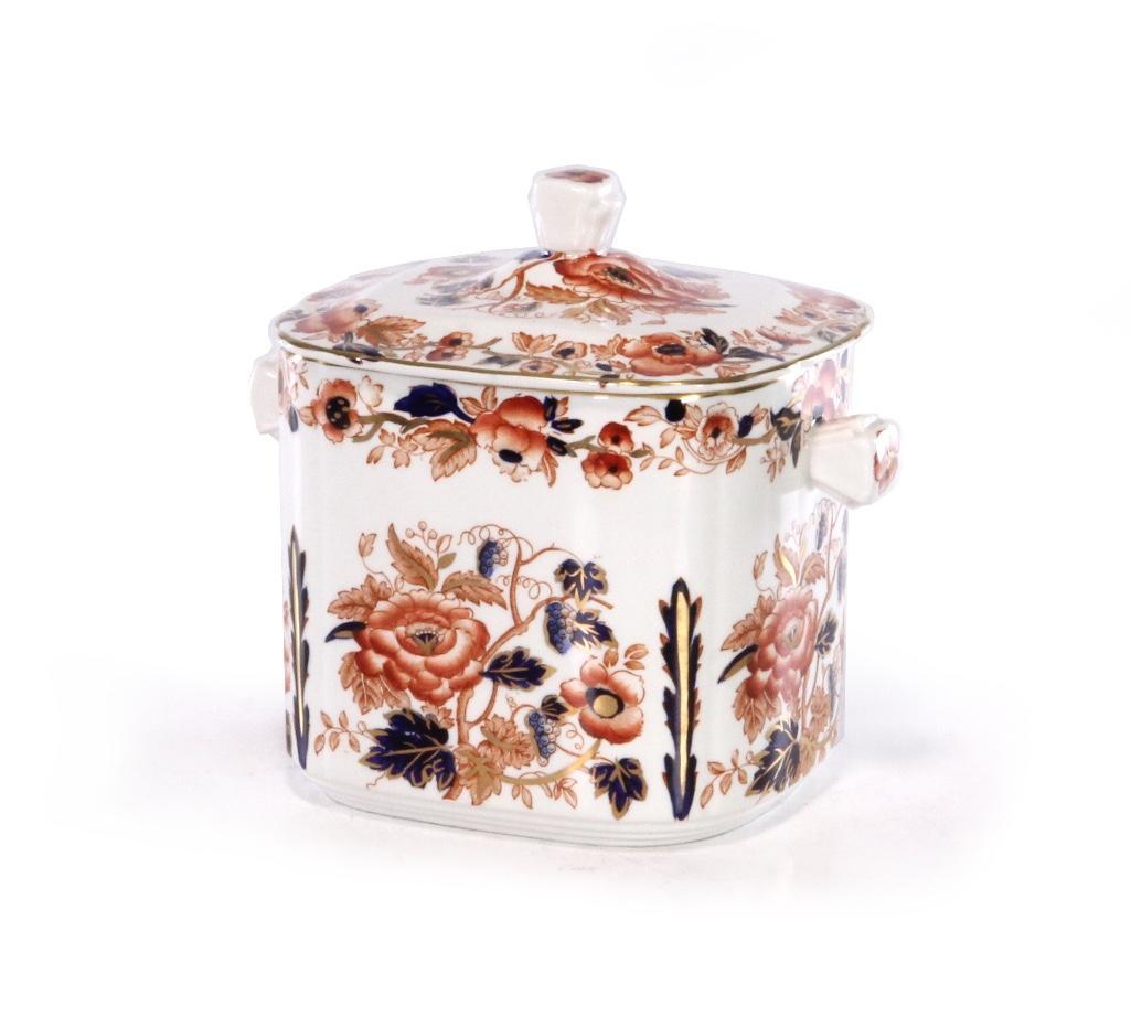 English Wedgwood Ceramic Lidded Box (1 of 9)