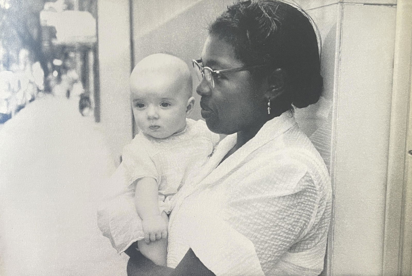 Robert Frank â€œCharleston, South Carolinaâ€ Print: Robert Frank â€œCharleston, South Carolinaâ€ Print Measures (approx): 5.25 x 7.75. Mounted to archival quality paper. Verso is blank. Printed circa 1950â€&#