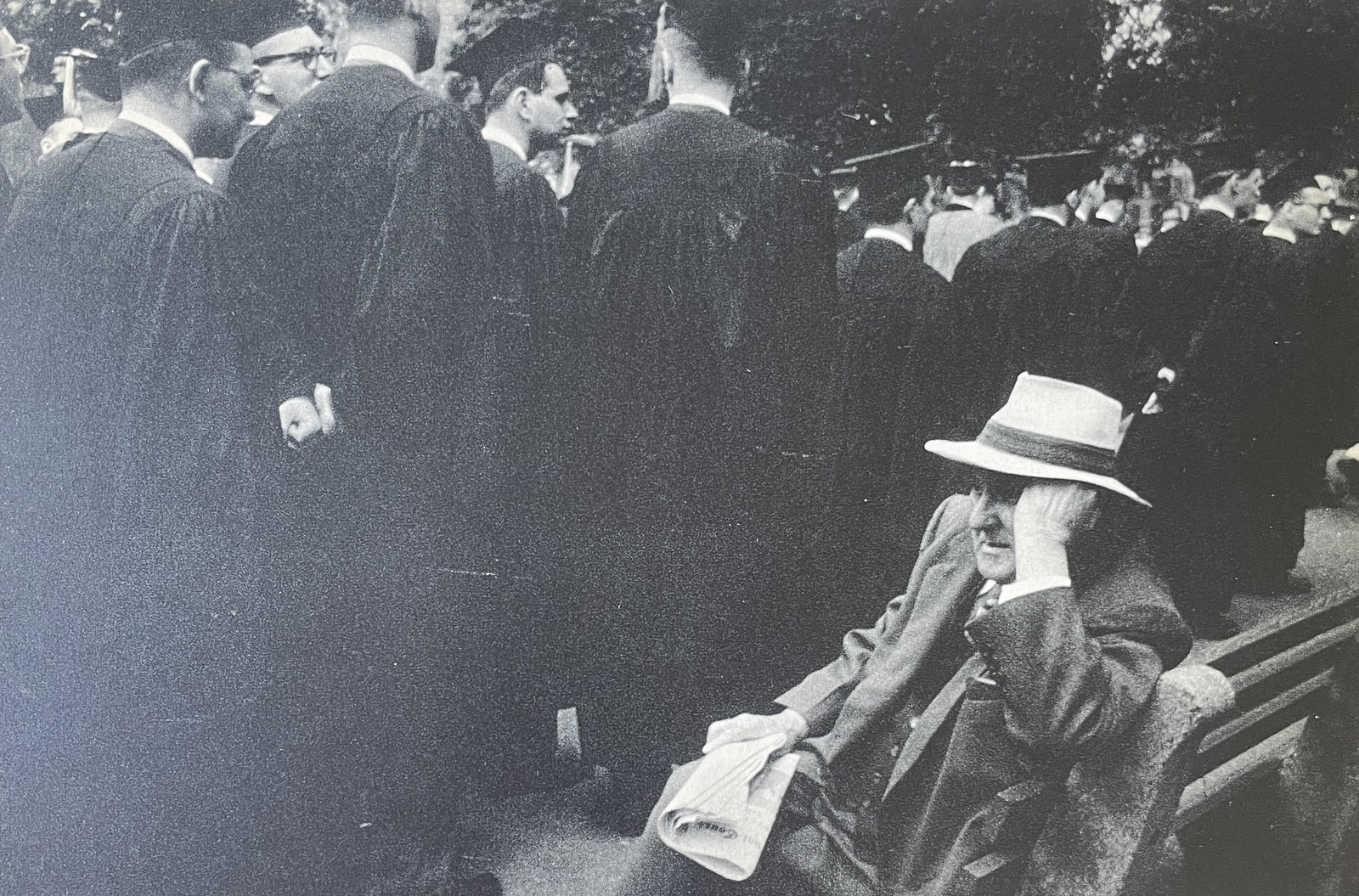 Robert Frank â€œYale Commencement, New Haven Green, New Haven, Connecticutâ: Robert Frank â€œYale Commencement, New Haven Green, New Haven, Connecticutâ€ Print Measures (approx): 5.25 x 7.75. Mounted to archival quality paper. Verso is blank. P