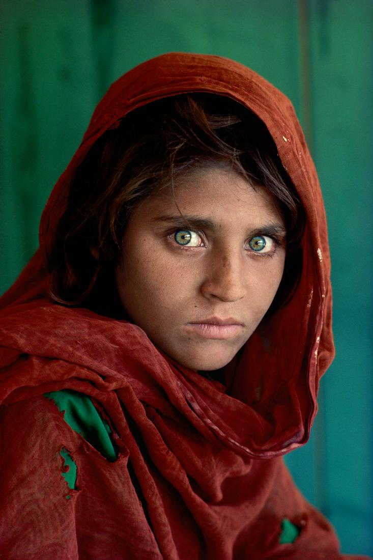 Steve McCurry "Afghan Girl" Print: Steve McCurry "Afghan Girl" Print. Measures (approx): 24 x 36. Verso is blank.