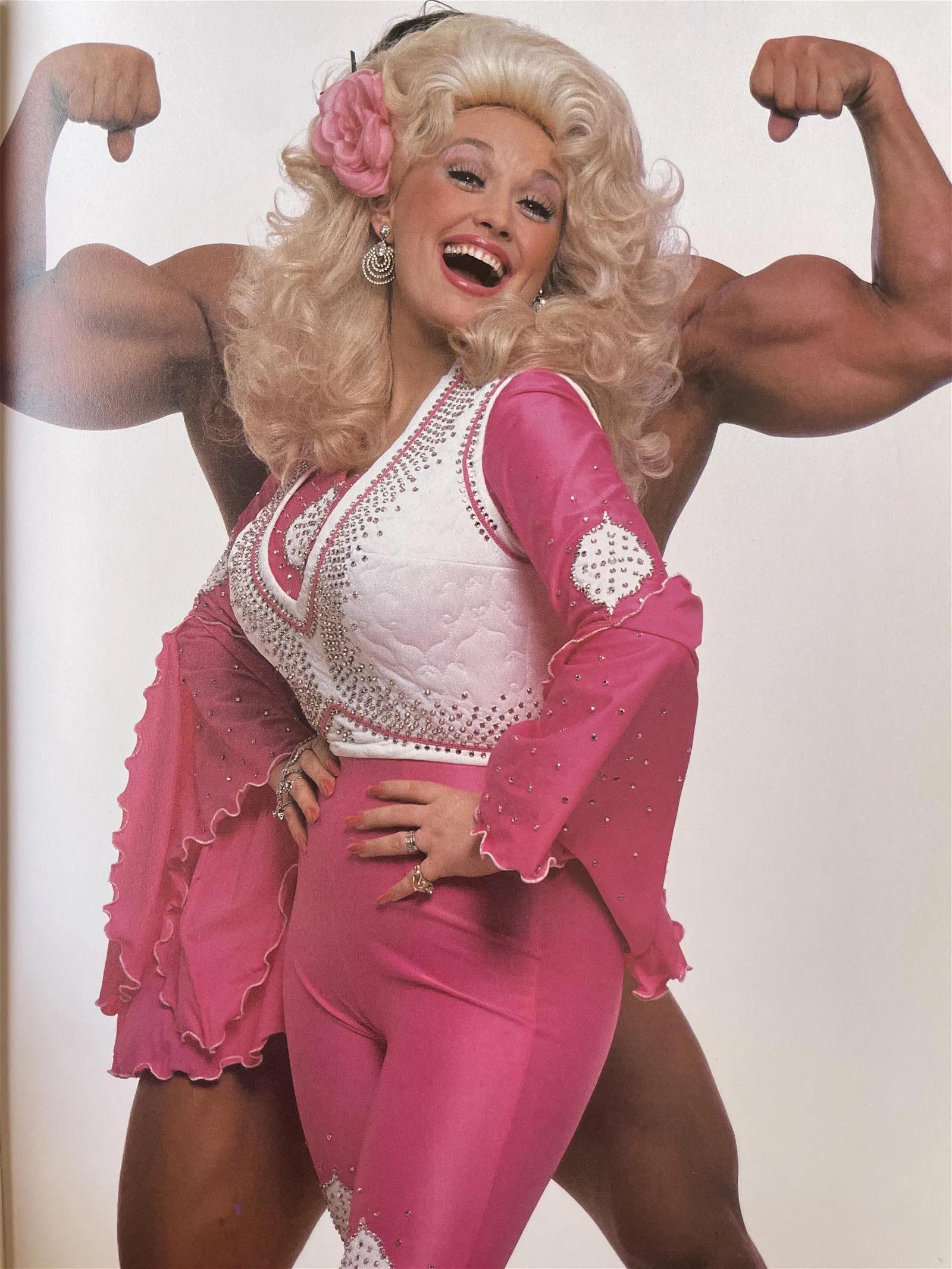 Annie Liebovitz "Dolly Parton, Arnold Schwarzenegger, New York City, 1977" Print. (1 of 5)