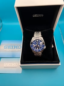 SE 5 Sports Watch Automatic GMT Batman - Complete Set New In Box - Model #SSK003K1