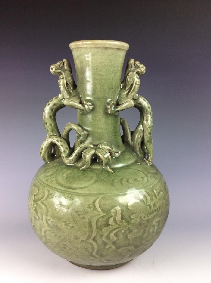 Large vintage Yuan period/style Longquan Chinese (1 of 8)