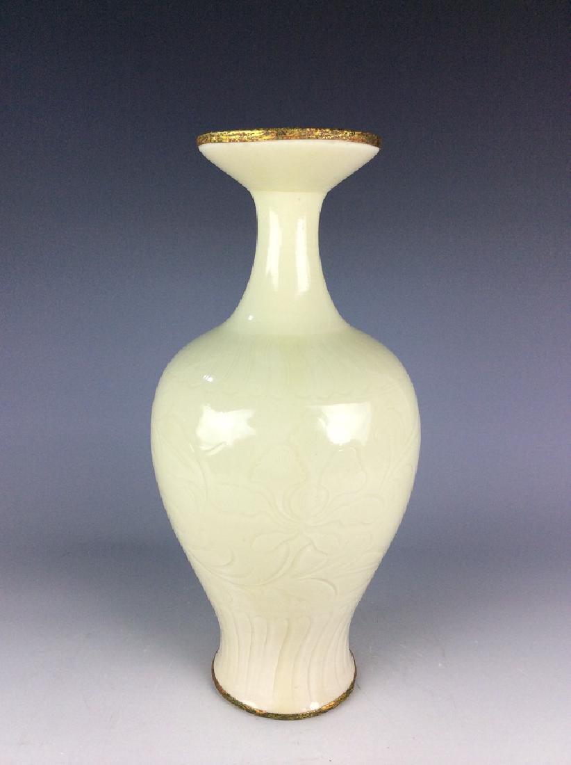 Rare Ding style Chinese porcelain vase, white glazed (1 of 7)