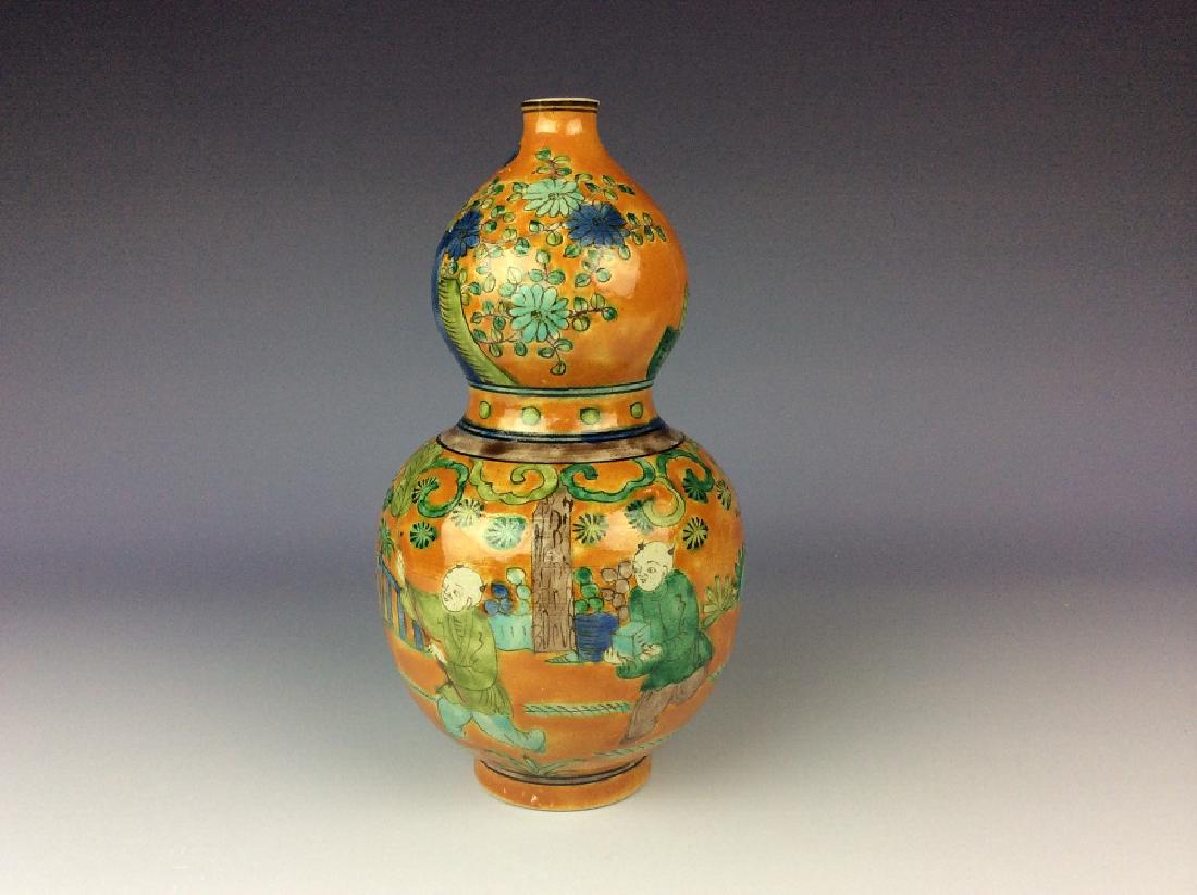 Fine Chinese Ming style porcelain vase, yellow ground (1 of 5)