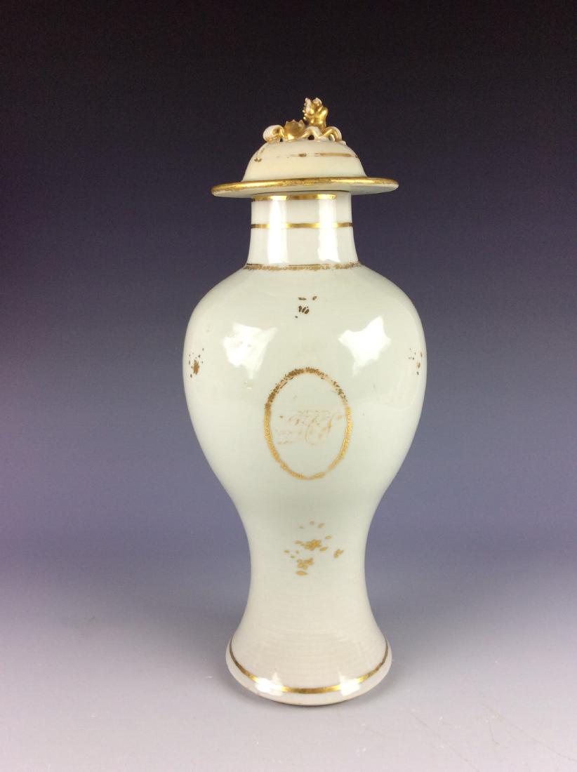 Chinese export porcelain lidded vase painted with gilt (1 of 6)