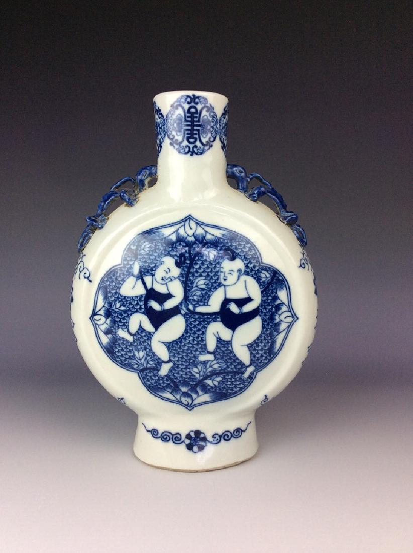 Chinese blue and white porcelain moon flask bottle (1 of 5)