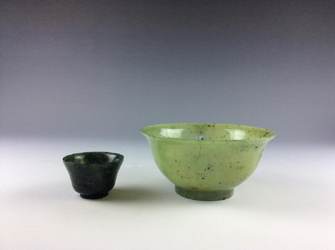 Pair of spinach jade bowls (1 of 4)