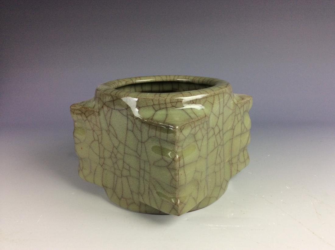 Chinese celadon crackled glaze square vessel (1 of 6)