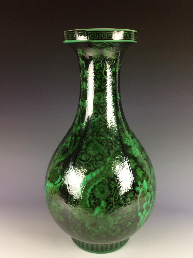 Chinese black ground vase  with malachite green birds (1 of 9)