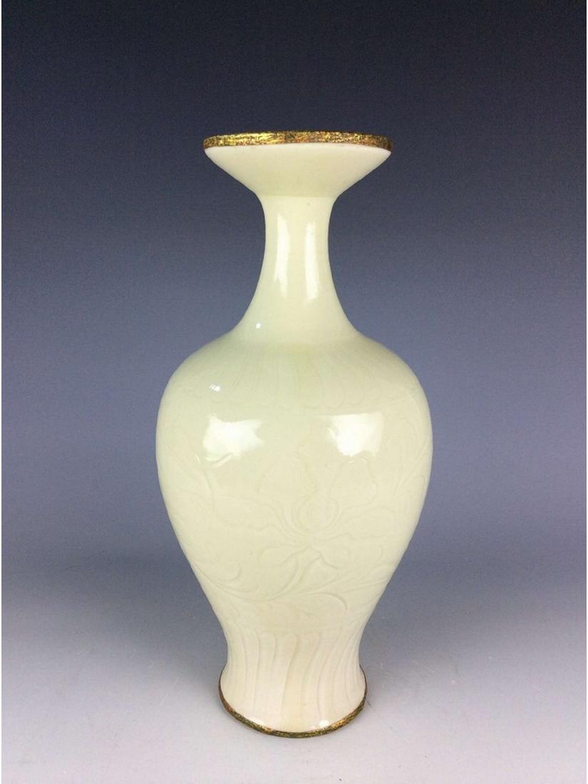 Chinese Ding kiln style vase (1 of 7)