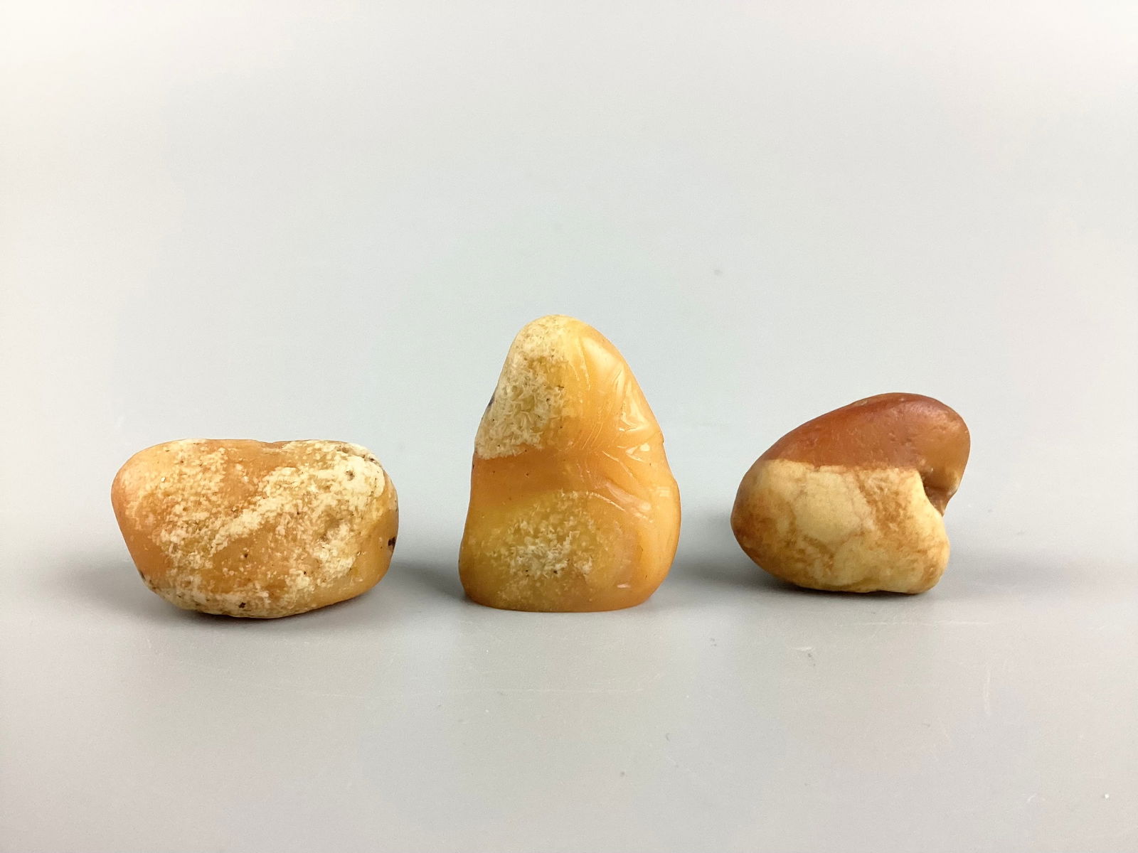 A SET OF 3 SEALS TIANHUANG/SHOUSHAN STONE, GOOD QUALITY (1 of 4)