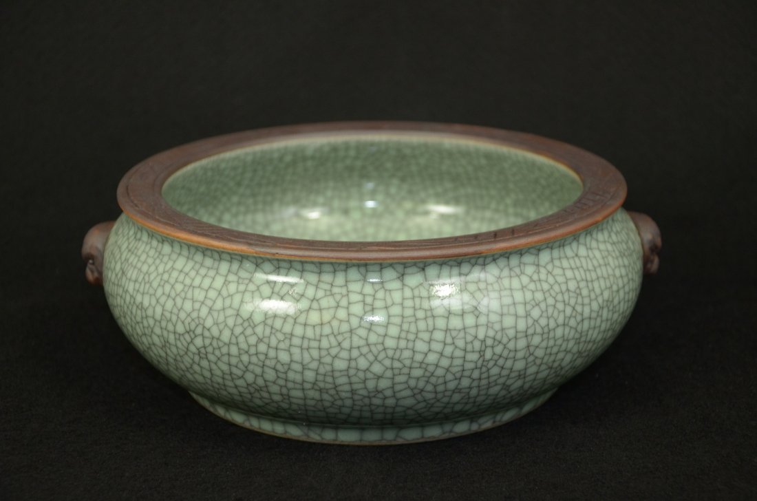 Chinese Guan kiln type Porcelain round pot/washer: Chinese Guan kiln type Porcelain round pot/washer with crackled glaze , metal rim. Size: 9" D. 3.25" Ht. Condition: Good condition. (refer to pictures) Shipping: We provide in house packing and shippi