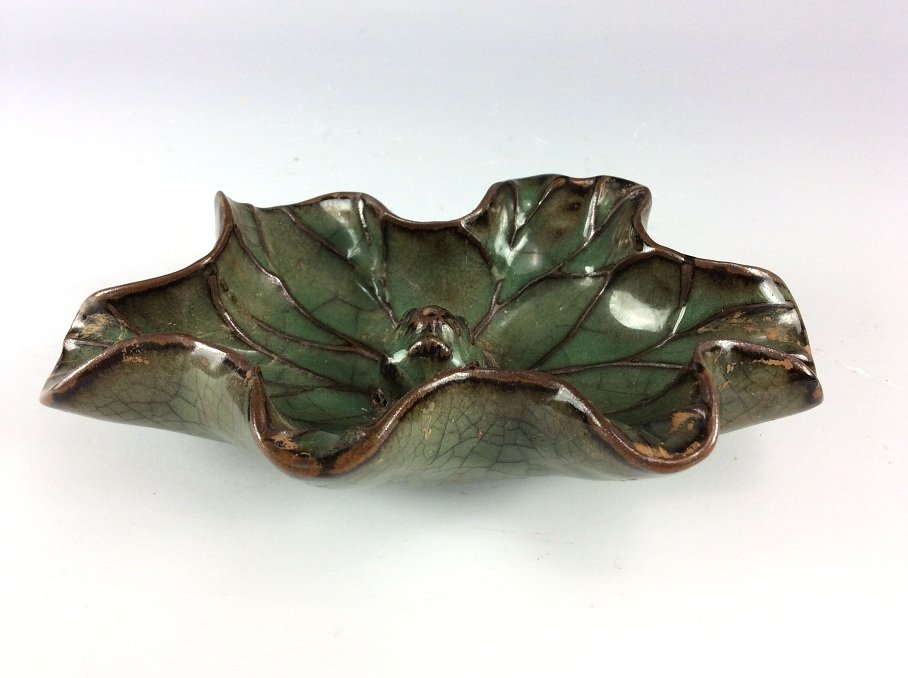 Chinese porcelain celadon brush washer: Chinese porcelain celadon brush washer