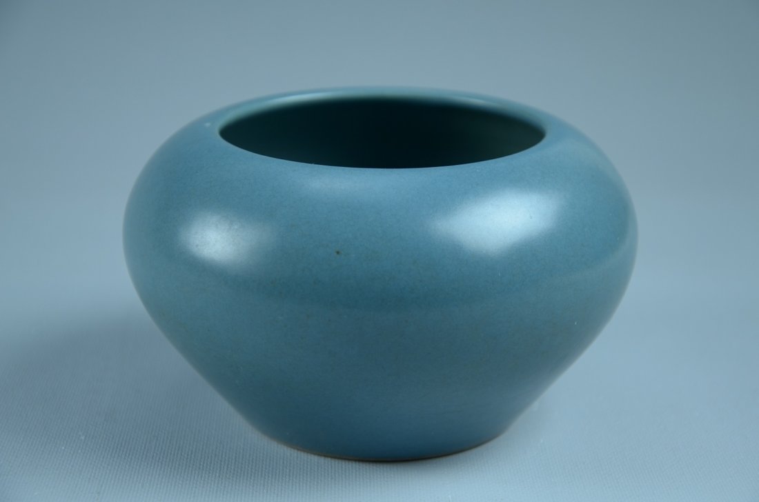Chinese blue glazed brush washer, marked: Chinese blue glazed brush washer, marked Size: 5" W X 3" H condition: Good condition,refers to pictures. 专业打包 发货全球 费用廉ê