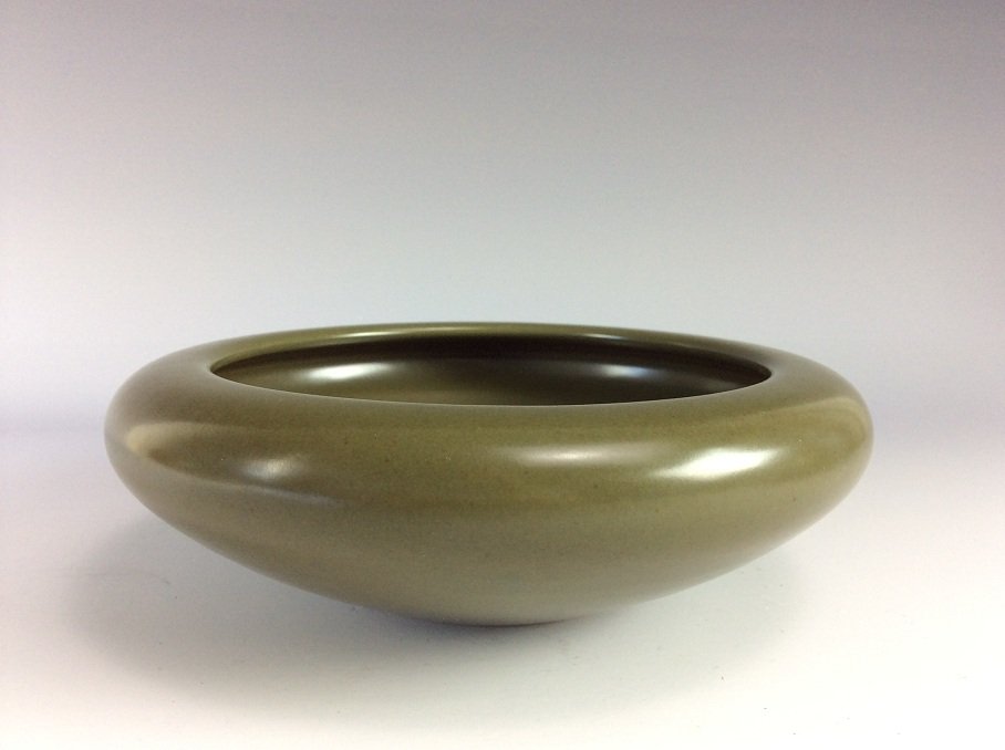 Fine Chinese Tea dust glazed porcelain Brush Washer: Fine Chinese Tea dust glazed porcelain Brush Washer Marked Size: 7.25" Diameter Condition: Good condition. (Refer to pictures.) 专业打包 发货全球 ฟ