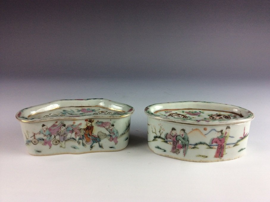 Two 18C Vintage Qing period Chinese porcelain boxes. (1 of 6)