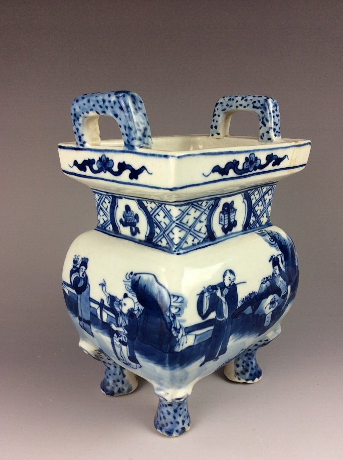 Vintage Chinese blue and white cencer, (1 of 5)