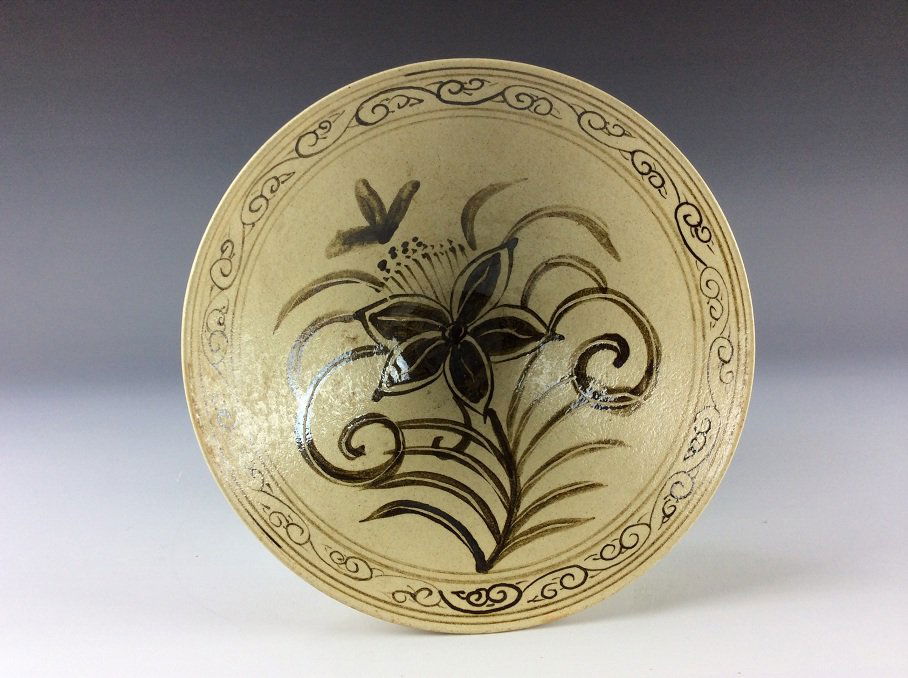 Chinese Song Ji ware style porcelain white glazed bowl (1 of 4)