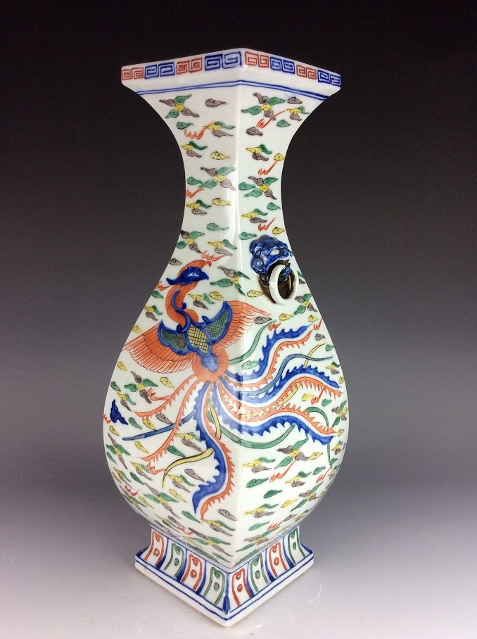 Fine Ming style Chinese porcelain vase, Wucai  glazed , (1 of 6)