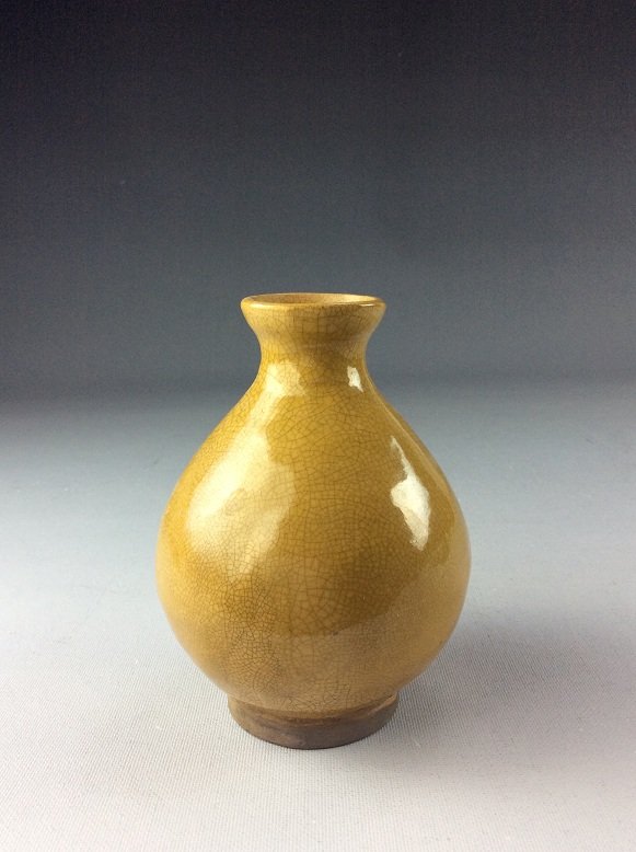 Chinese Song Ge style vase (1 of 5)