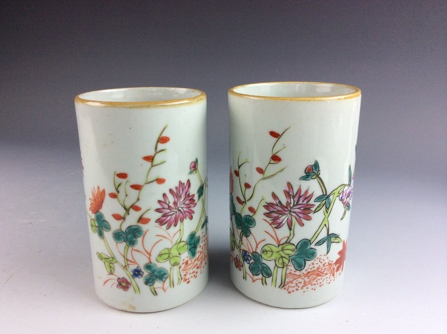 Pair of  Chinese porcelain pot, famille rose glazed (1 of 4)