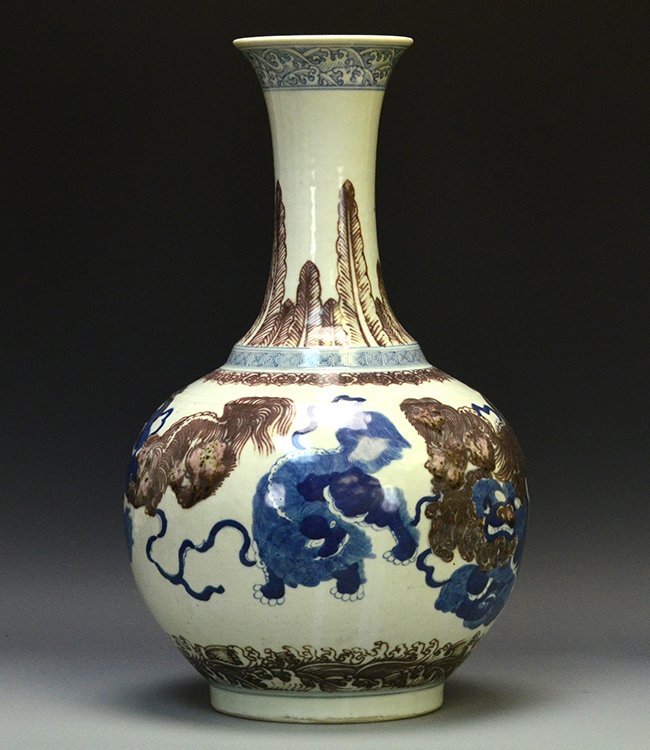 Very Fine Qianlong period, Chinese porcelain vase, blue (1 of 6)