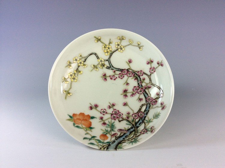 Fine Chinese porcelain plate (A) , famille rose glazed, (1 of 5)