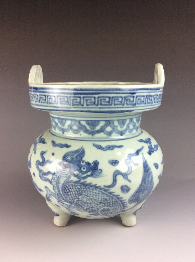 Vintage Chinese Export Porcelain B/W Oil Lamp (1 of 6)